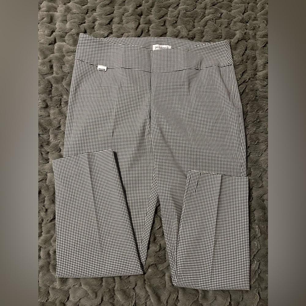 peck&peck black & white fitted pants. petite pant. Size 12p